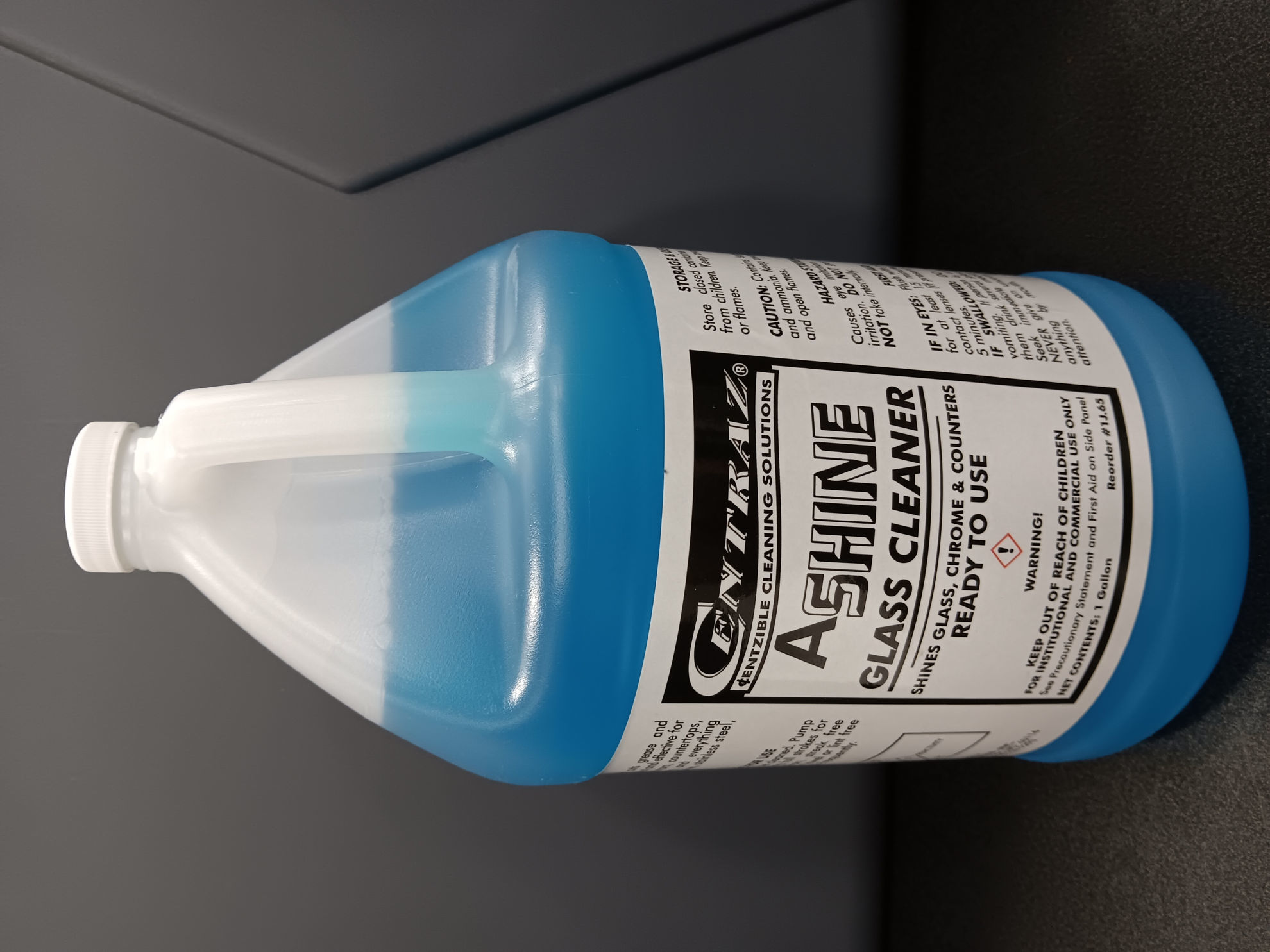 Picture of CENTRAZ GLASS CLEANER 1 GAL. Sold by 1 Gallon