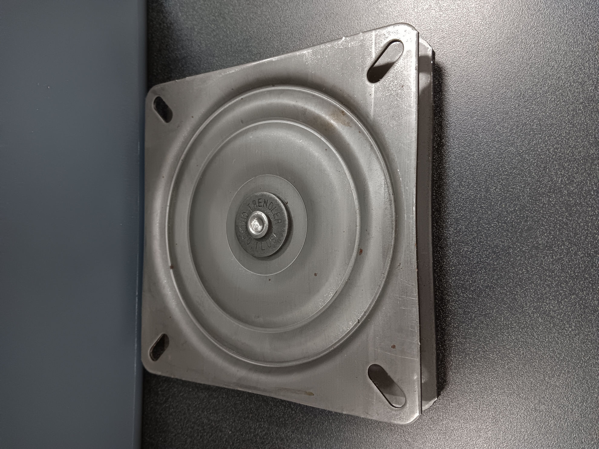 Picture of TRENDLER INC U.S. MADE - 45 BALLBEARING SWIVEL FLAT, FOR BARSTOOLS WITHOUT BACK